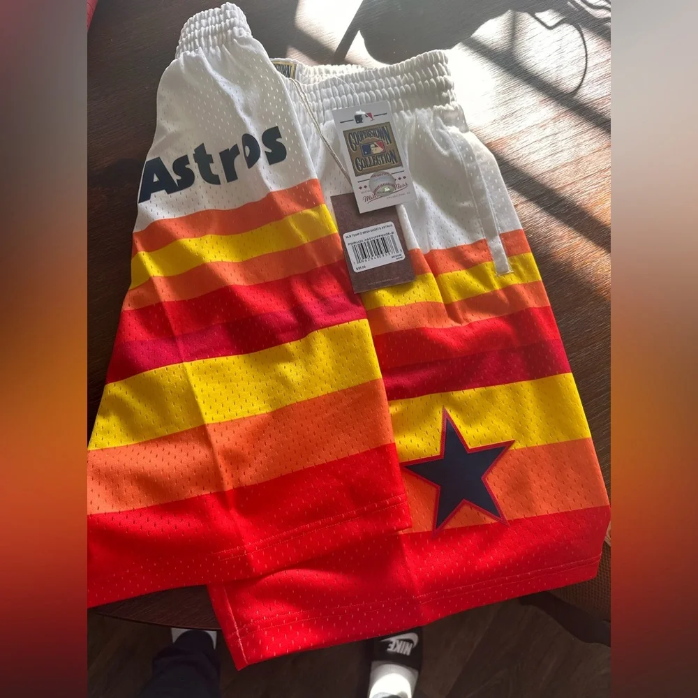 Brand New w/ Tags Mitchell & Ness Astros Men’s Shorts - Picture 2 of 3